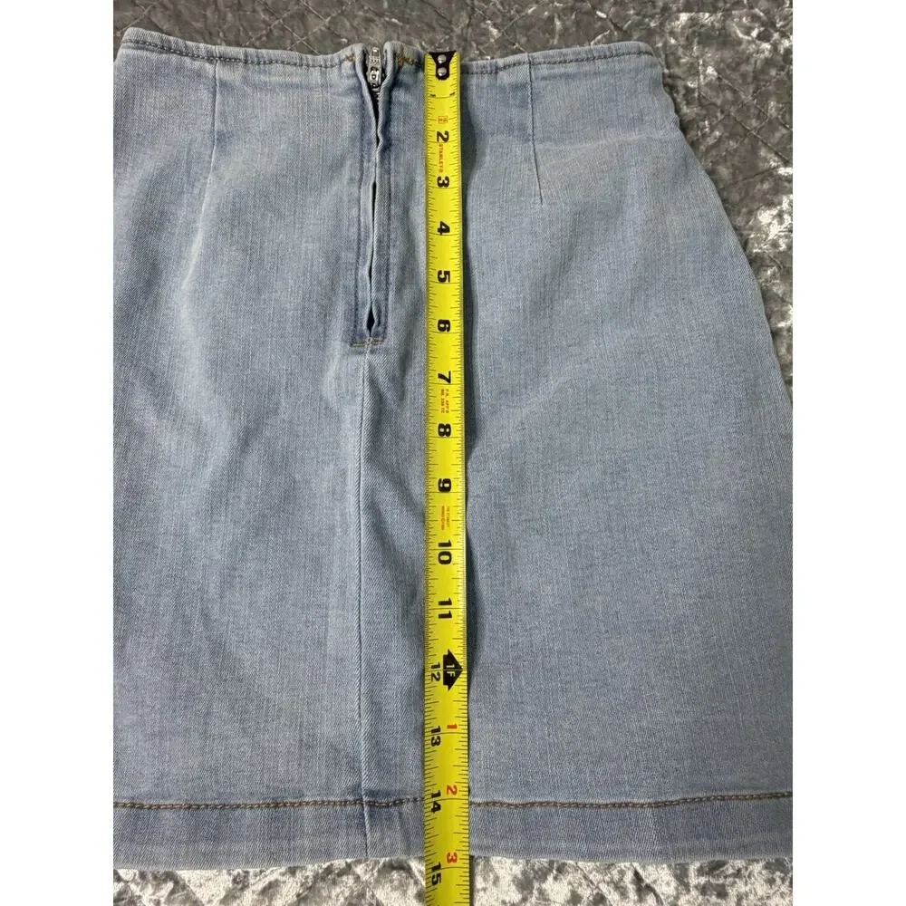 Wild Fable Denim Mini‎ Skirt Women’s Size 00 Light Wash Back Zip